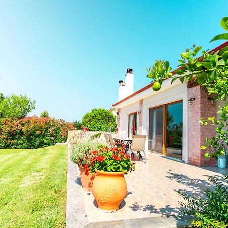 Villa Bougainvillea Епаномі Екстер'єр фото