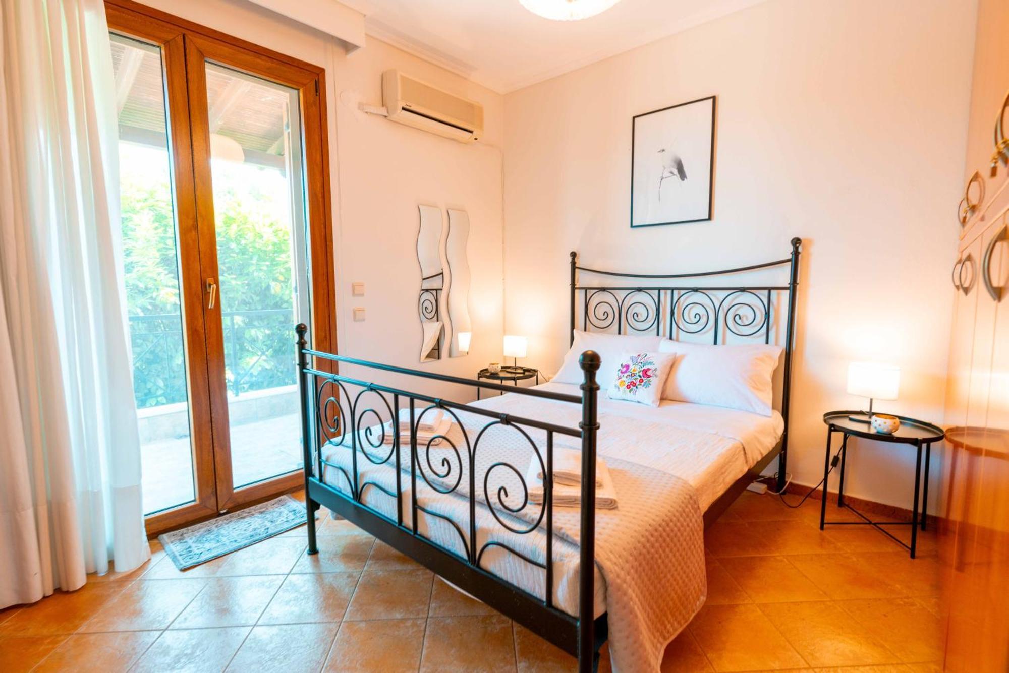 Villa Bougainvillea Епаномі Екстер'єр фото
