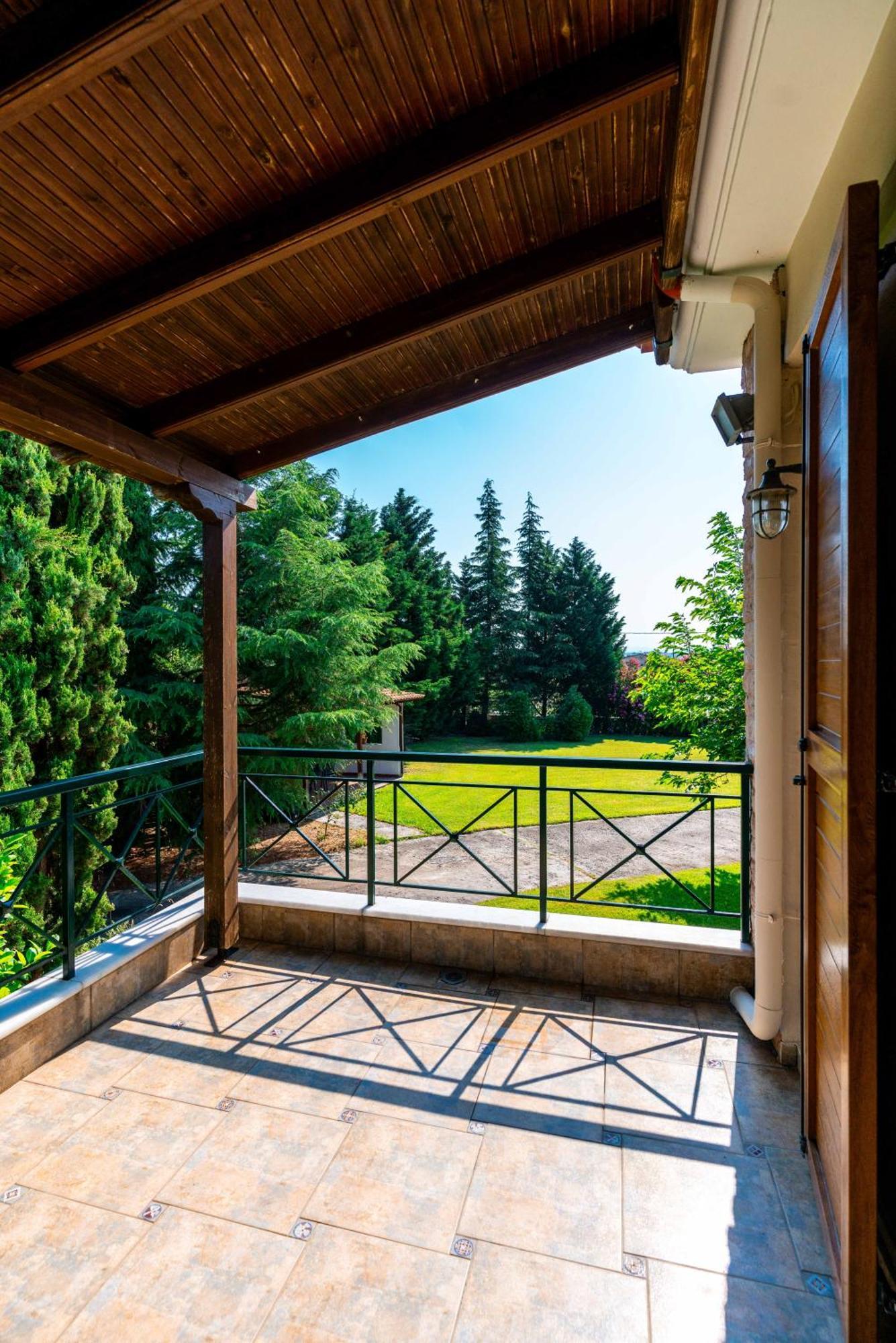 Villa Bougainvillea Епаномі Екстер'єр фото